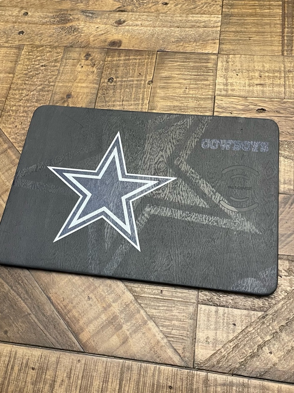 Dallas Cowboys Keyscaper Fast Wireless Charger and Mouse Pad-pad only no cord